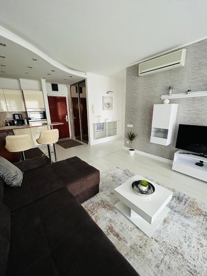 Marina Bay Apartman Budapeste Exterior foto
