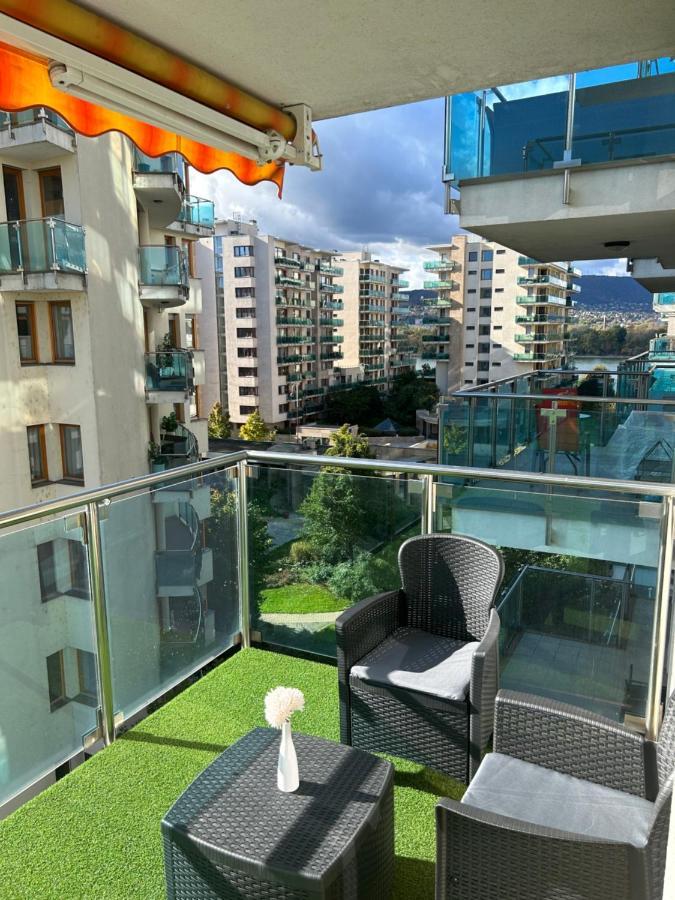 Marina Bay Apartman Budapeste Exterior foto
